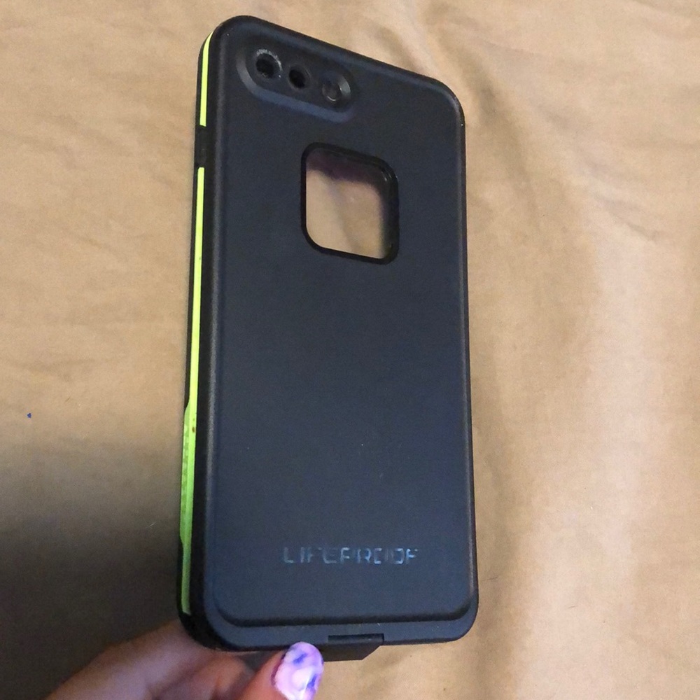 iPhone 8 Plus life proof case